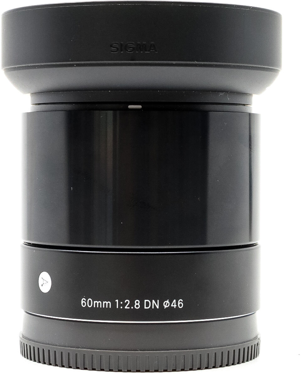 sigma 60mm f/2.8 dn art sony e fit (condition: good)