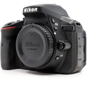 Nikon D5300 (Condition: Excellent)