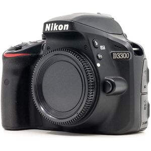 Nikon D3300 (Condition: Excellent)