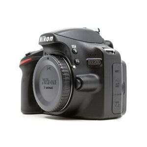 Nikon D3200 (Condition: Excellent)