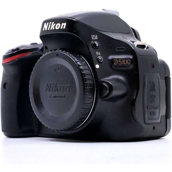 nikon d5100 (condition: well used)