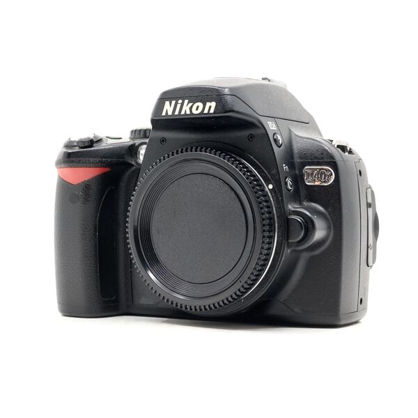 nikon d40x (condition: well used)