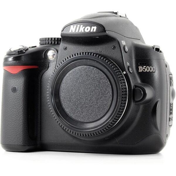 nikon d5000 (condition: s/r)