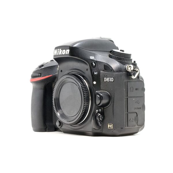 nikon d610 (condition: well used)