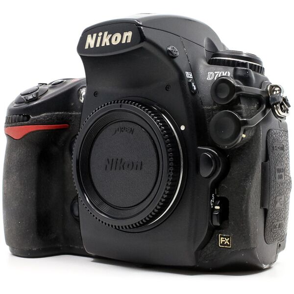 nikon d700 (condition: well used)