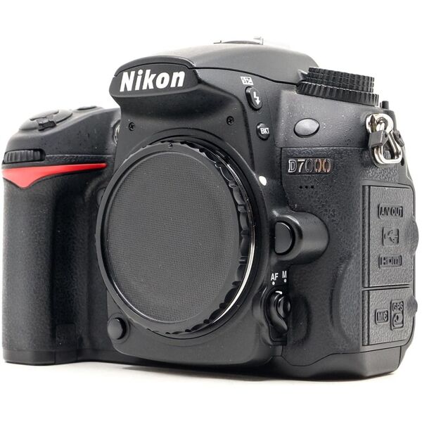 nikon d7000 (condition: good)