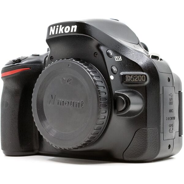 nikon d5200 (condition: good)