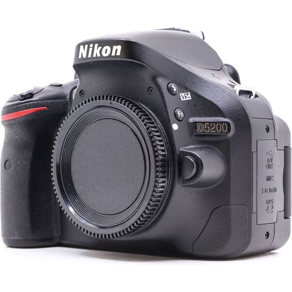 nikon d5200 (condition: excellent)