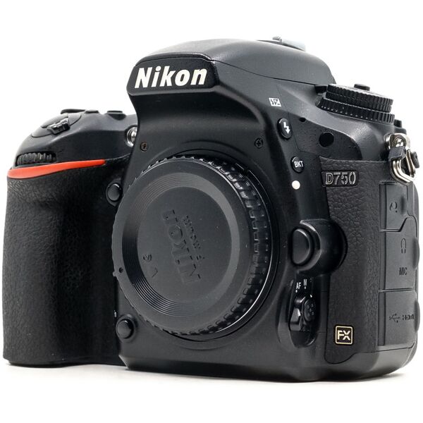 nikon d750 (condition: well used)