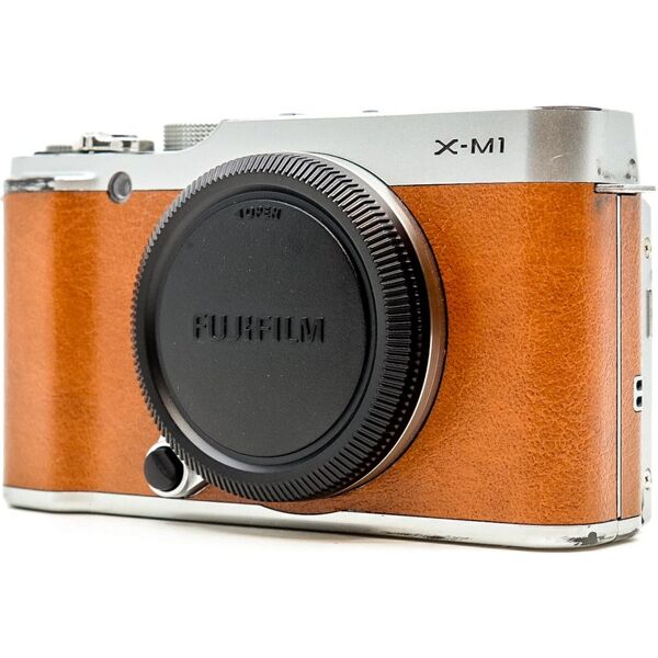 fujifilm x-m1 (condition: well used)