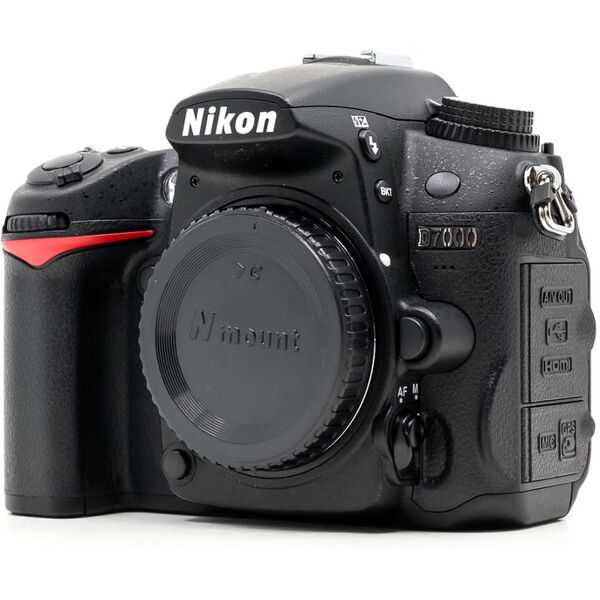 nikon d7000 (condition: excellent)