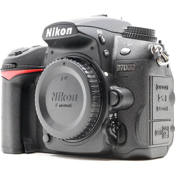 nikon d7000 (condition: excellent)