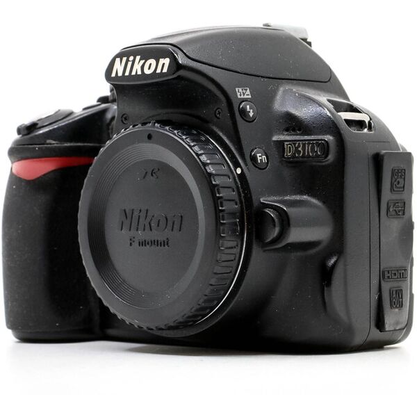 nikon d3100 (condition: well used)