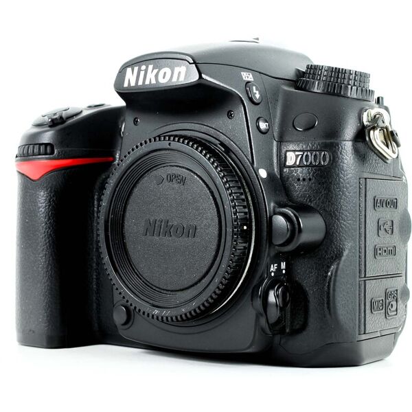 nikon d7000 (condition: good)