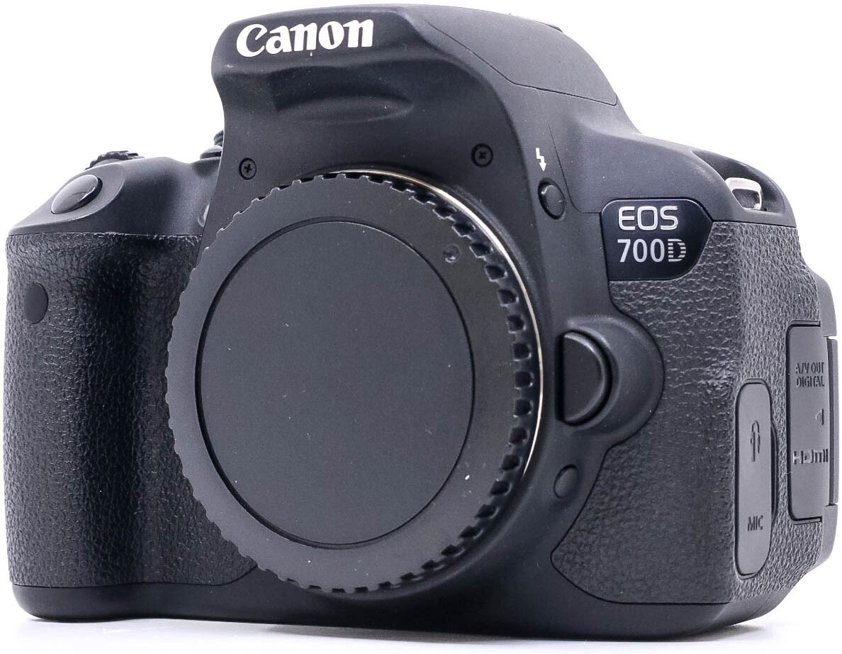 canon eos 700d (condition: excellent)