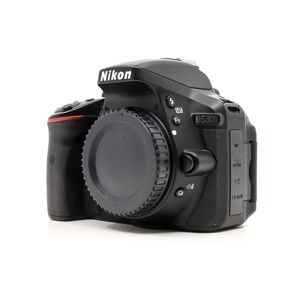 Nikon D5300 (condition: Excellent)