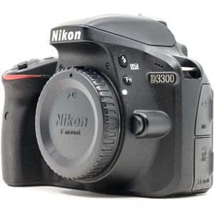 Nikon D3300 (condition: Excellent)