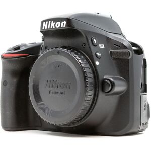 Nikon D3300 (condition: Excellent)