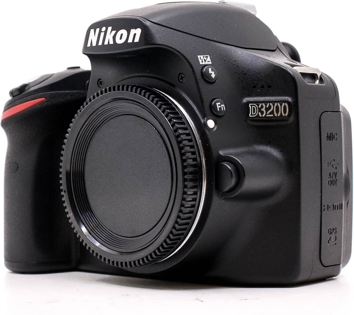 Nikon D3200 (Condition: Excellent)