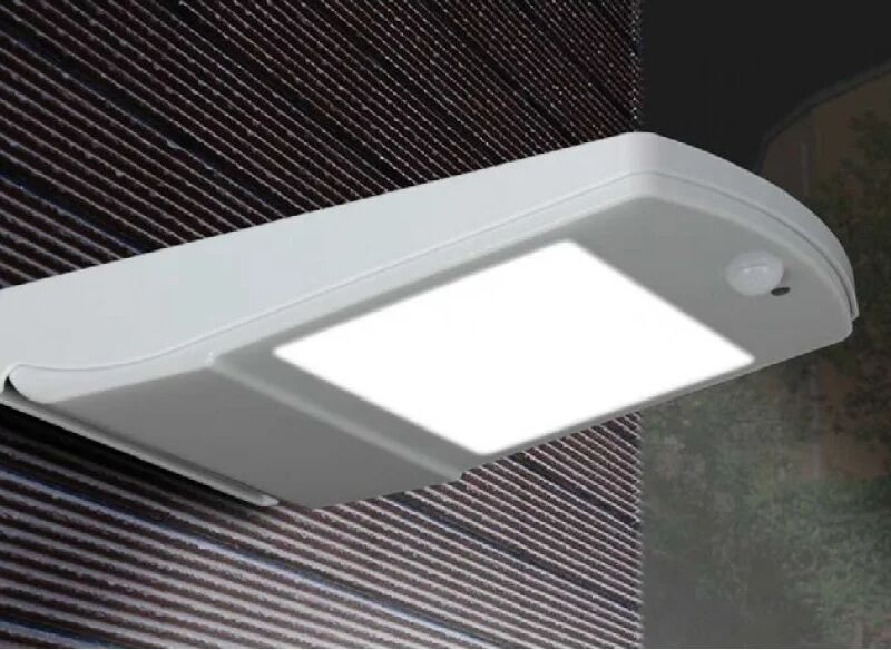 intec light proiettore solare led eos argento con sensore crepuscolare e di movimento