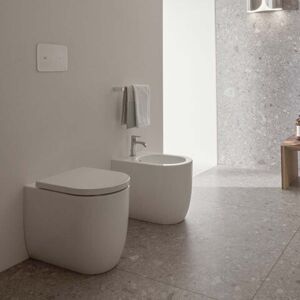 Sanitari filo muro Ideal Standard Blend Curve vaso AquaBlade bidet e coprivaso rallentato