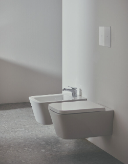 Sanitari sospesi Ideal Standard Blend Cube vaso AquaBlade bidet e coprivaso rallentato