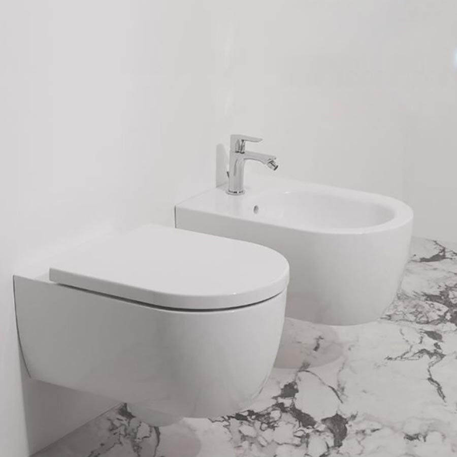 Sanitari sospesi Ideal Standard Blend Curve vaso AquaBlade bidet e coprivaso rallentato