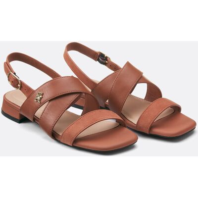 TOMMY HILFIGER Sandali in pelle con tacco basso TOMMY HILFIGER Sandali in pelle con tacco basso