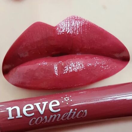 neve cosmetics gloss e tinte labbra gloss naturale rosso rubino blessed soul