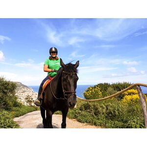 SmartBox 1 esperienza a cavallo con suggestivo picnic a Pietra Ligure per 2 persone