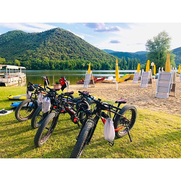 smartbox emozioni e divertimento al lago di piediluco: tour in battello e in bicicletta per 2