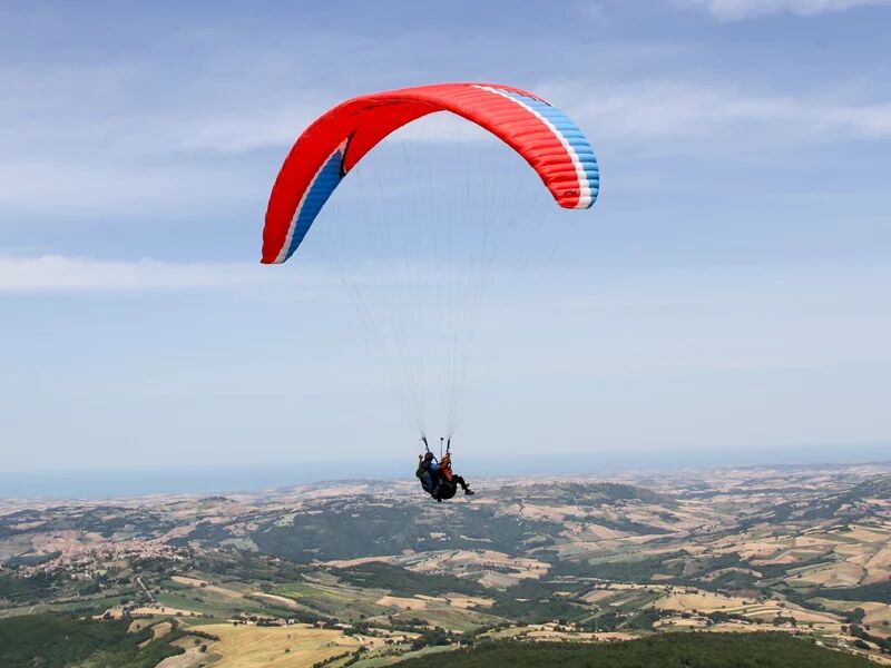 smartbox 1 suggestivo volo in parapendio per 2 persone con video e foto ricordo in abruzzo