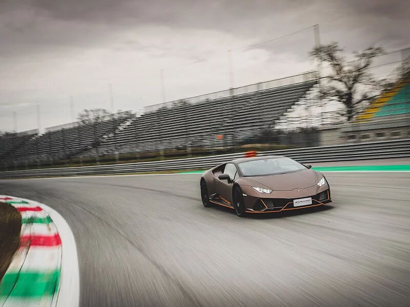 smartbox a bordo di un bolide: 1 giro alla guida di una lamborghini huracÃ¡n evo al red bull ring