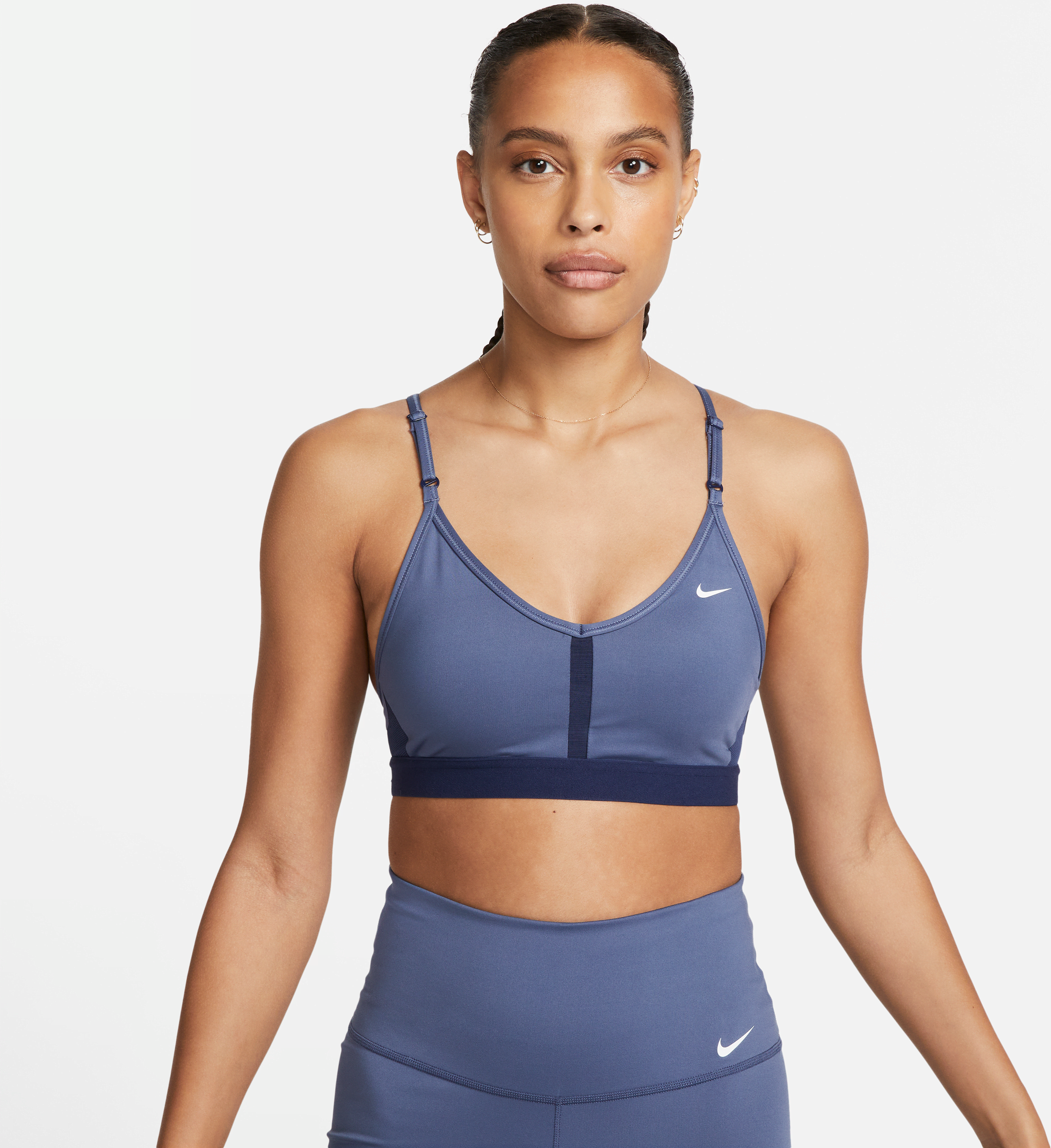 nike bra imbottito a sostegno leggero con scollo a v  indy – donna - blu