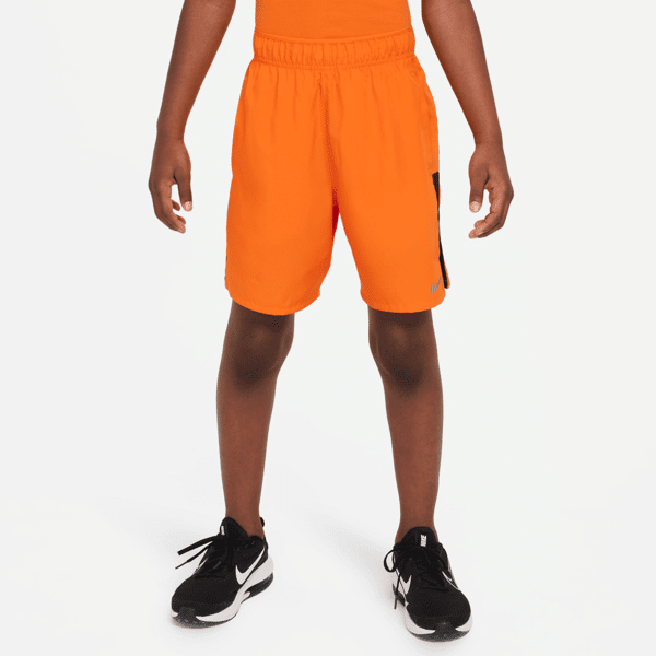 nike shorts da training  dri-fit challenger – ragazzo - arancione