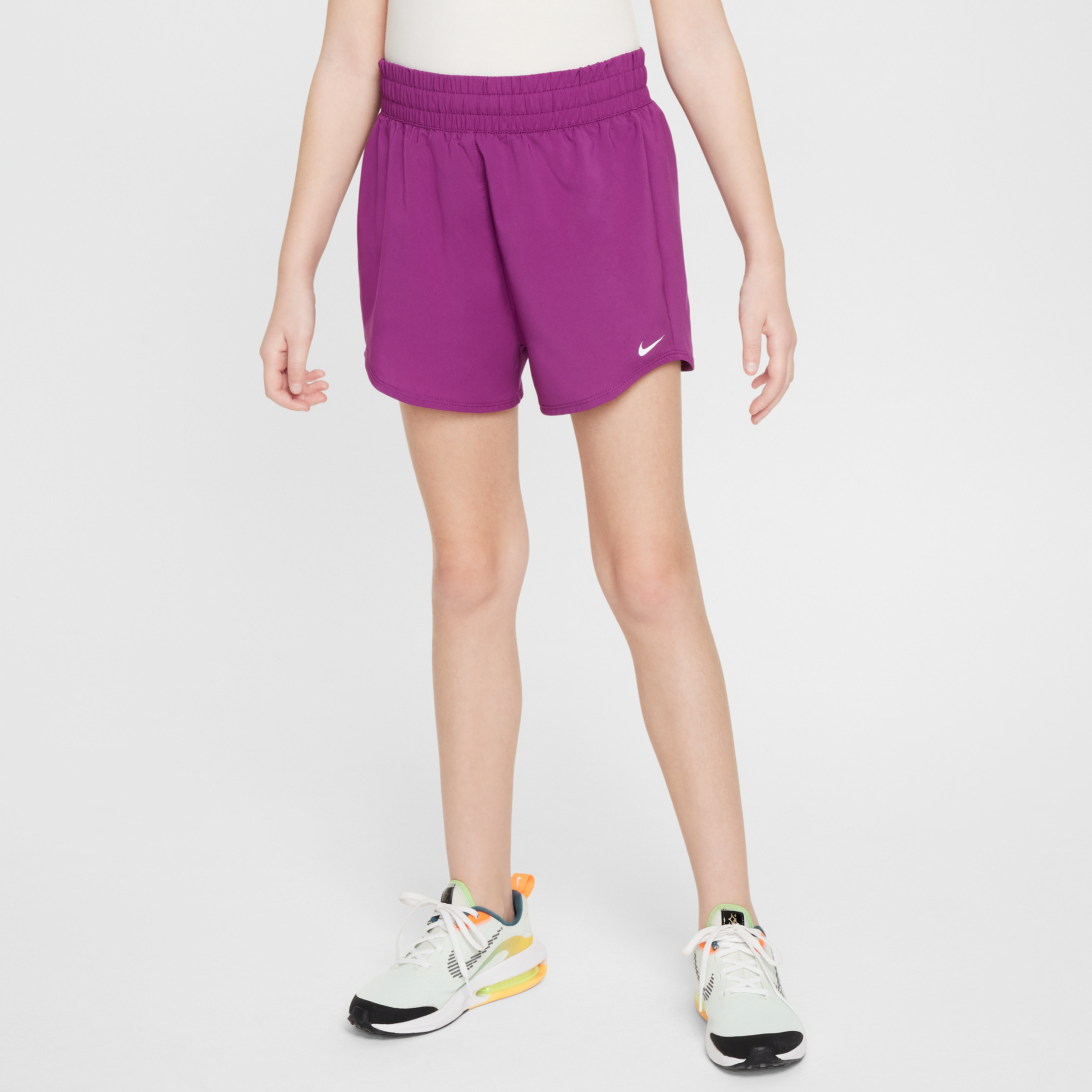 nike shorts da training in tessuto a vita alta dri-fit  one – ragazza - viola