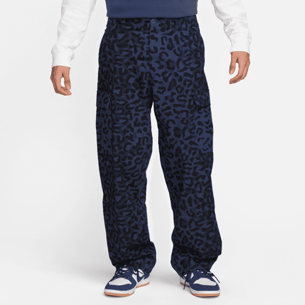 nike pantaloni cargo con stampa all-over  sb kearny – uomo - blu