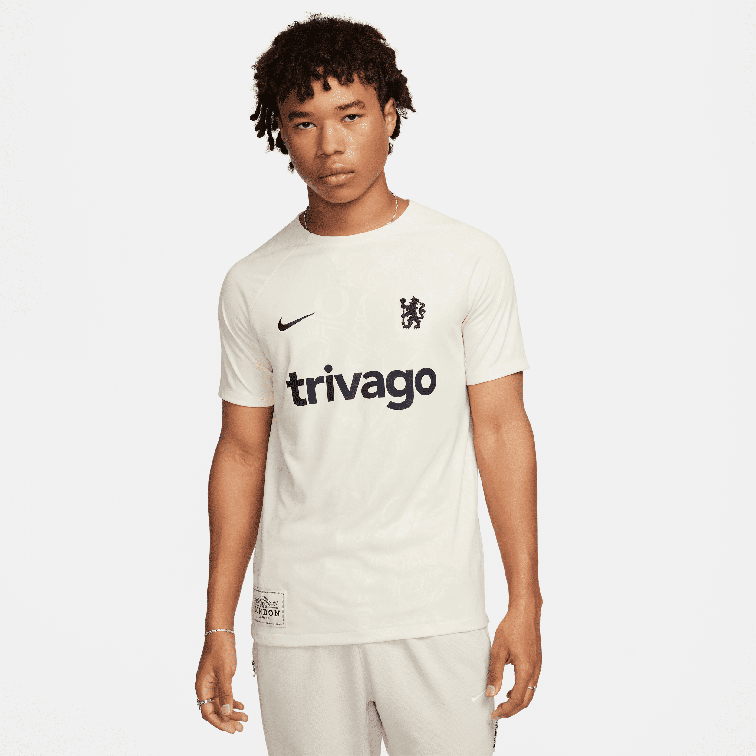 nike maglia da calcio pre-partita a manica corta  dri-fit chelsea fc academy pro – uomo - marrone