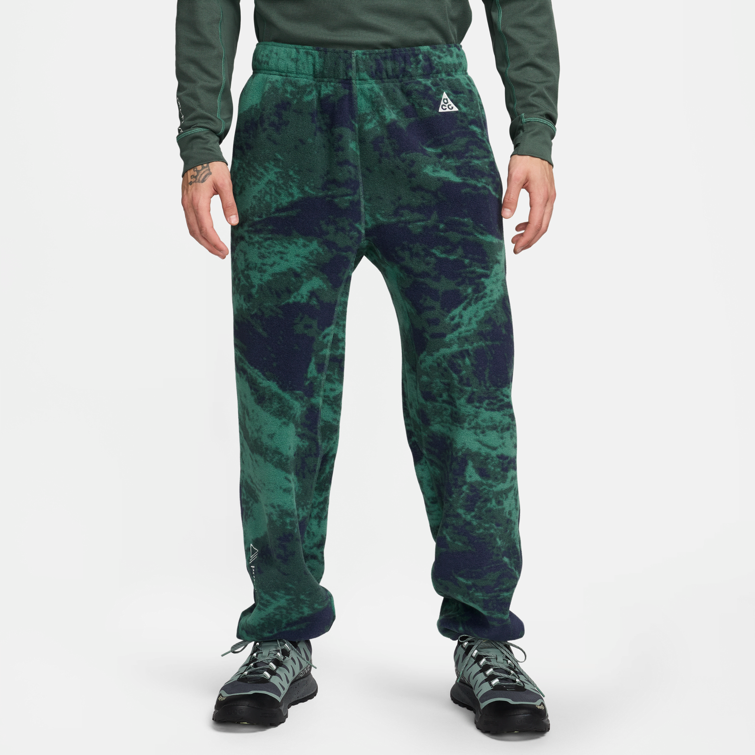 nike pantaloni con stampa all-over  acg wolf tree – uomo - verde