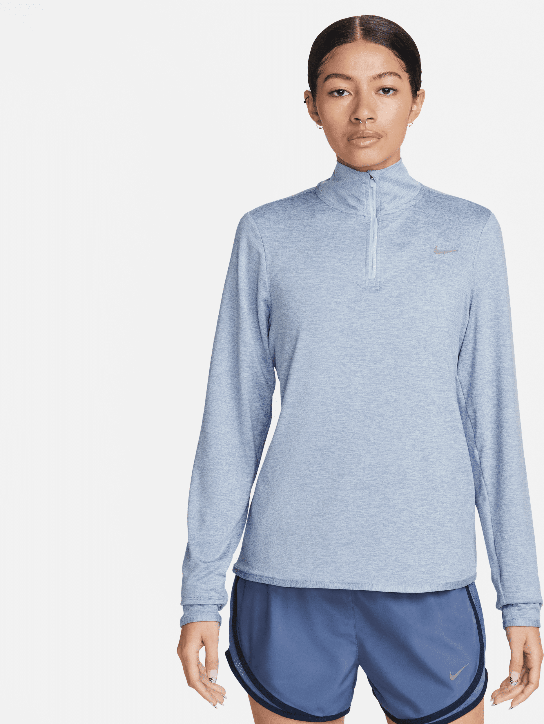 nike top da running con zip a 1/4 e protezione uv  swift – donna - blu