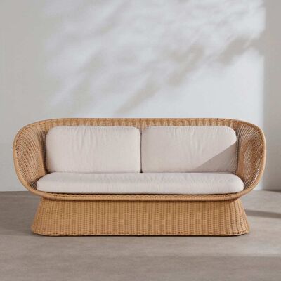 Maisons du Monde Divano da giardino 2 posti in resina intrecciata riciclata beige e cuscini in poliestere riciclato écru 192.5x81.5x83cm Maisons du Monde Divano da giardino 2 posti in resina intrecciata riciclata beige e cuscini in poliestere riciclato écru 192.5x81.5x83cm