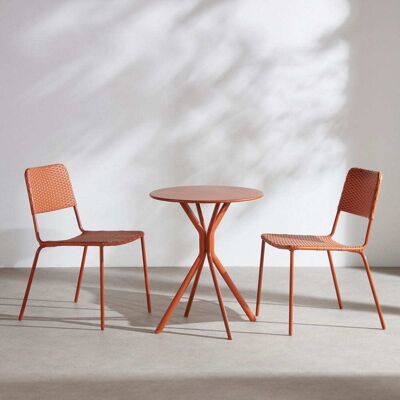 Maisons du Monde Set tavolo e 2 sedie da giardino in acciaio e resina intrecciata color terracotta 58x82x52cm Maisons du Monde Set tavolo e 2 sedie da giardino in acciaio e resina intrecciata color terracotta 58x82x52cm