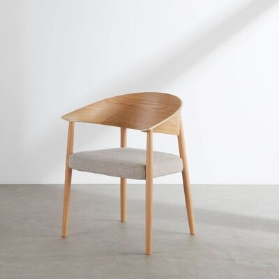 Maisons du Monde Poltroncina da pranzo in tessuto beige con gambe in legno massello di faggio 60.5x76x53.5cm Maisons du Monde Poltroncina da pranzo in tessuto beige con gambe in legno massello di faggio 60.5x76x53.5cm