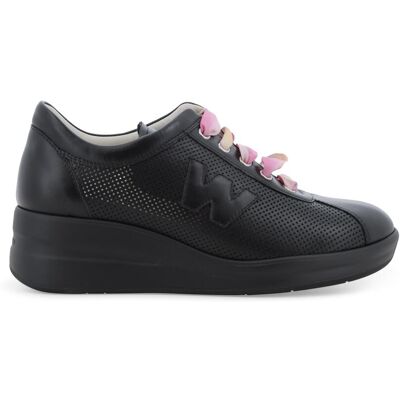 Melluso Sneaker platform in pelle nera traforata con lacci colorati r20245q 36 Melluso Sneaker platform in pelle nera traforata con lacci colorati r20245q 36