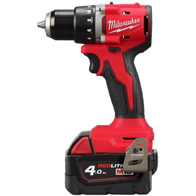 Trapano compatto Milwaukee M18 - Alta coppia, 2 batterie, valigetta Trapano compatto Milwaukee M18 - Alta coppia, 2 batterie, valigetta