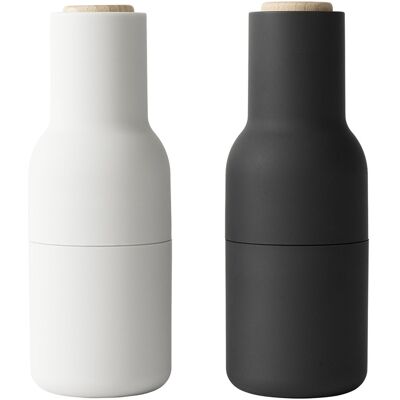 Audo Copenhagen Modello - Set di mulini a bottiglia - Nero - Sale e pepe Audo Copenhagen Modello - Set di mulini a bottiglia - Nero - Sale e pepe