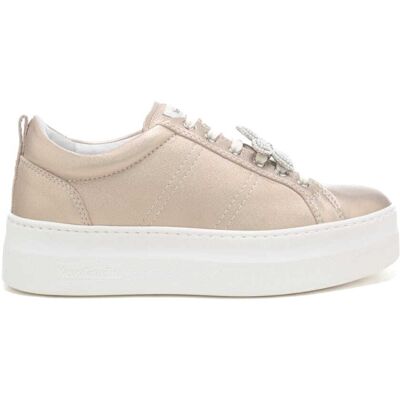 Nerogiardini sneakers da donna con maxi charm floreale sul davanti platino Nerogiardini sneakers da donna con maxi charm floreale sul davanti platino
