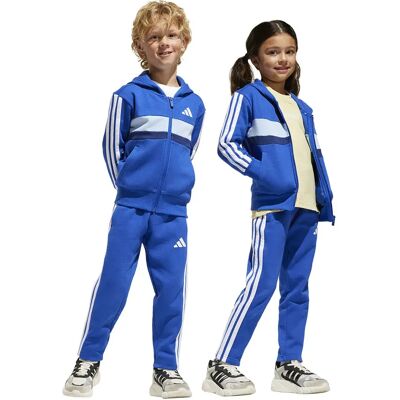 Adidas Tuta Seasonal Essentials Tiberio 3 Stripes Fleece Team Royal Blue / White / Glow Blue 5-6 Anni Adidas Tuta Seasonal Essentials Tiberio 3 Stripes Fleece Team Royal Blue / White / Glow Blue 5-6 Anni