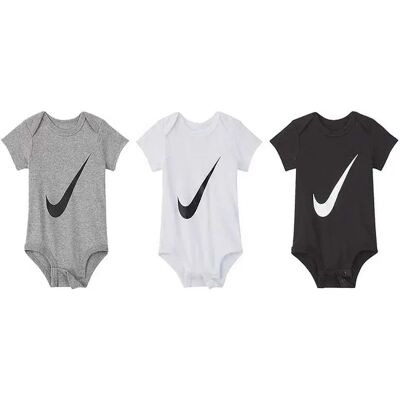Nike Kids Body A Maniche Corte Swoosh 3 Unità White 6-12 Mesi Nike Kids Body A Maniche Corte Swoosh 3 Unità White 6-12 Mesi