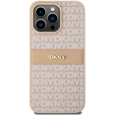Custodia in pelle rosa DKNY per iPhone 15 Pro Max - Design a strisce e logo in metallo Custodia in pelle rosa DKNY per iPhone 15 Pro Max - Design a strisce e logo in metallo